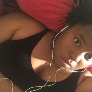 Meet your Posher, Gabb